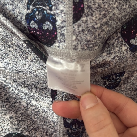 Gray Skull Print Leggings TEREZ NY size large - Picture 3 of 3